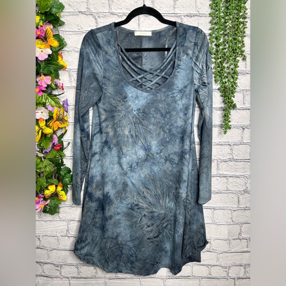 entro Dresses & Skirts - {💙2/$40💙NWOT Entro Long Sleeve Tie Dye Printed Faux Suede Dress Size Small